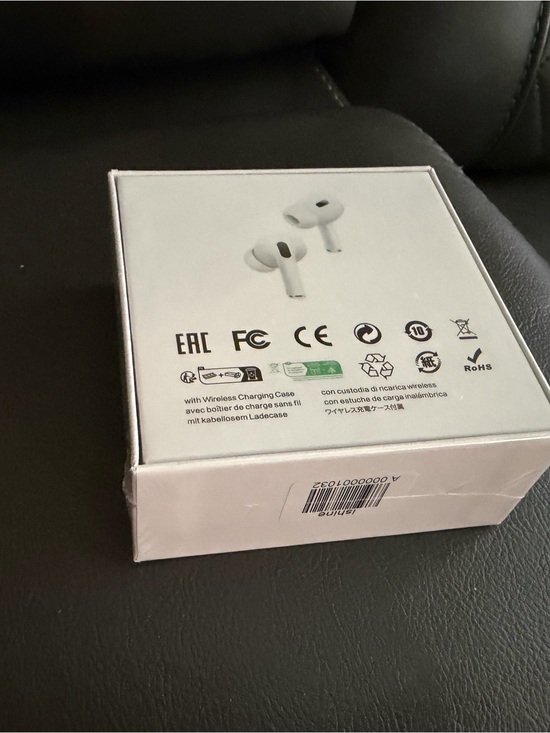 generics Other - White True Wireless Earbuds with Charging Case